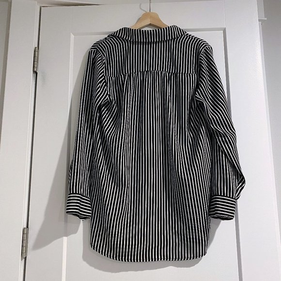 Old Navy Striped Button-Up Blouse Top Size M - Picture 2 of 2